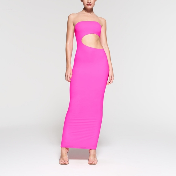 1. NWT SKIMS FITS EVERYBODY CUTOUT LONG DRESS IN LIMITED EDITION NEON PINK - Picture 3 of 7